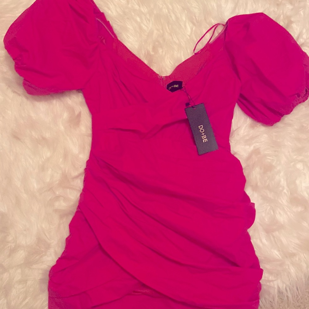 BRAND NEW hot pink puff sleeve dress✨💖